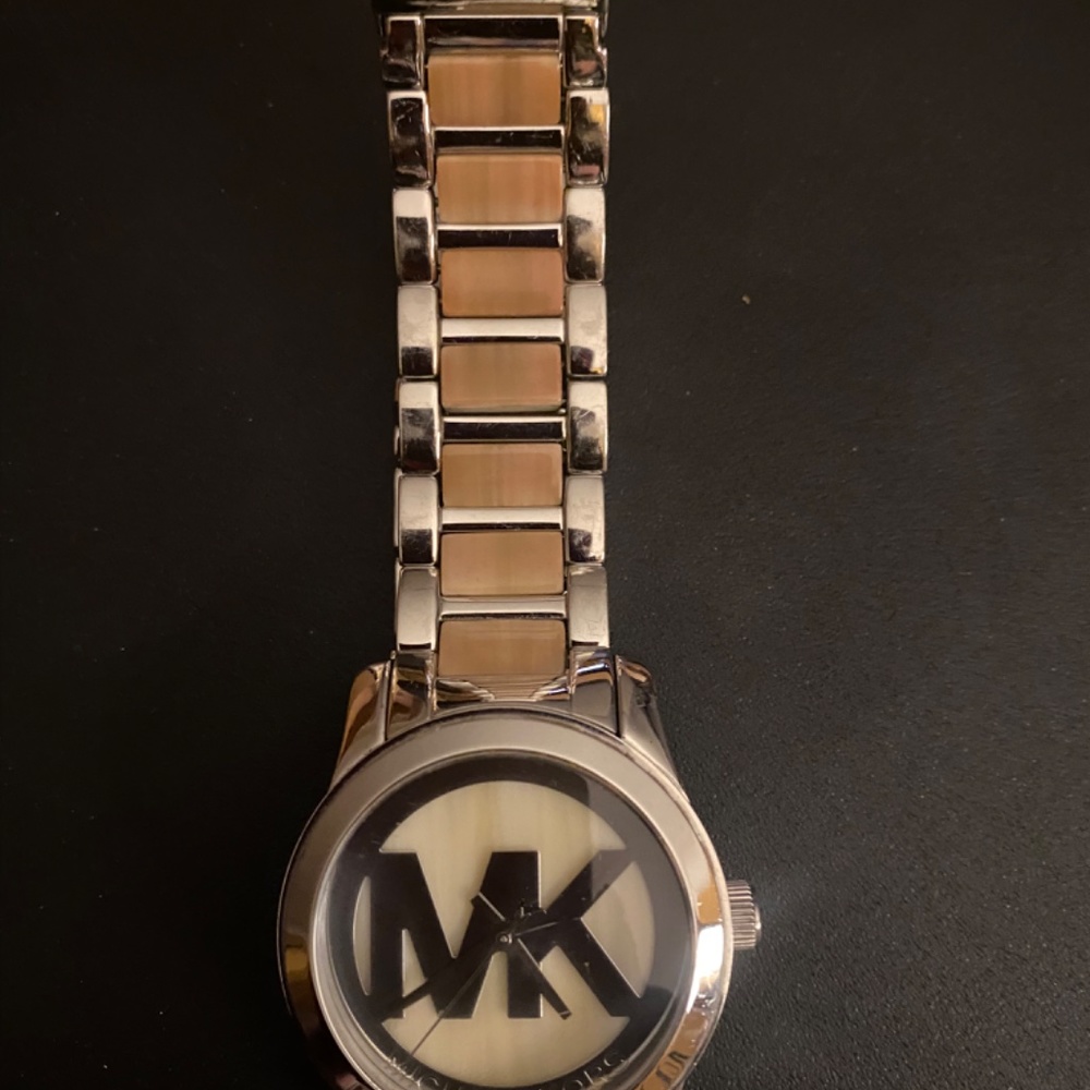 Watch - Picture 10 of 11